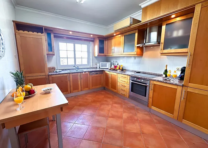 Balaia Maggs House Pool & Ocean View By Becherish