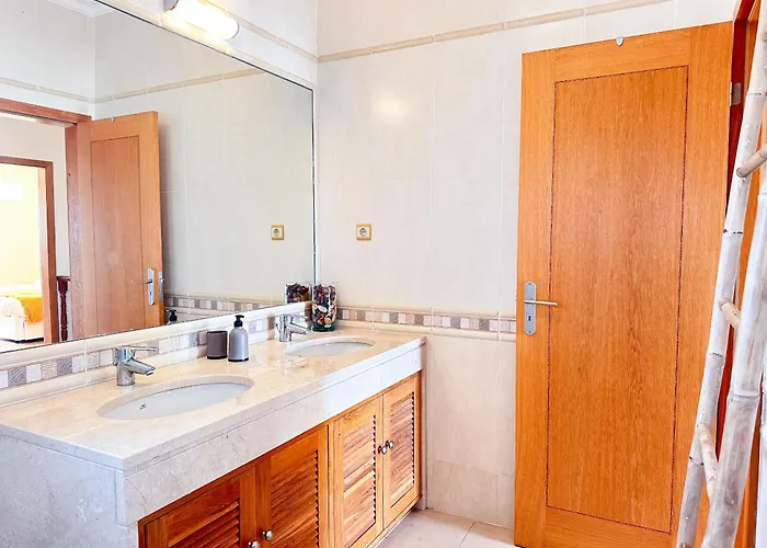 Holiday home Balaia Maggs House Pool & Ocean View By Becherish *